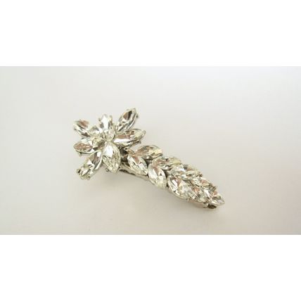 Small flower and leaf shaped crystal alligator hair clip for fine thin hair
