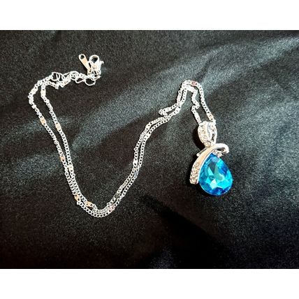 Silver Aquamarine Turquoise Blue Rhinestone Diamante Crystal Pendant Necklace