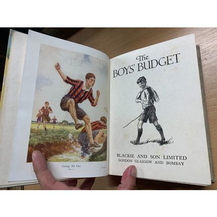 1926 "THE BOY'S BUDGET" FICTION LARGE ILLUSTRATED HARDBACK BOOK (P4)
