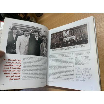 SIGNED COPY* GEOFF HURST WORLD CHAMPIONS 1ST ED ILLUSTRATED 1.2kg HB BOOK (P7)
