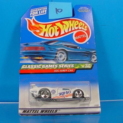 10 HOT WHEELS 1998 CLASSIC GAMES SERIES #983 SKIP-BO SOL-AIRE CX4 #3/4 ON CARD