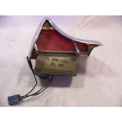 1971 PLYMOUTH CUSTOM SUBURBAN RH OUTER TAILLIGHT LENS & HOUSING STATION WAGON