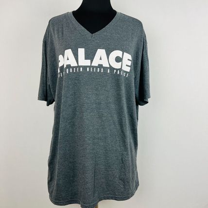 Every Queen Needs A PALACE Tiffany Fantasia Womens Shirt T-Shirt Drag Queen