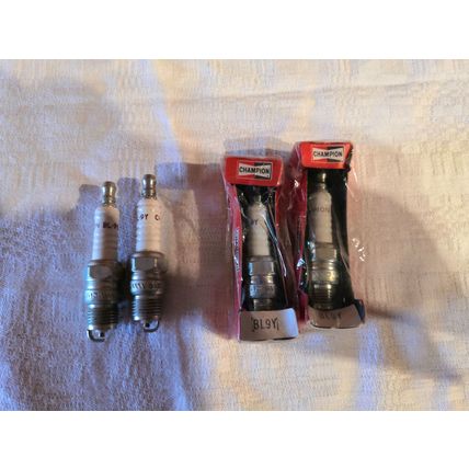 New, Original, 4 x Champion Spark Plugs, BL9Y - Cars, Classic Cars