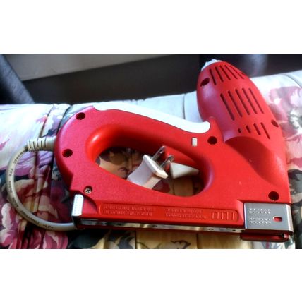 Arrow Electro-Matic Staple Nail Gun120 volts ET2025 ROUND & FLAT STAPLES 10AMP