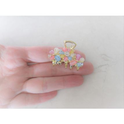 Small gold metal flower crystal hair claw bridal clip