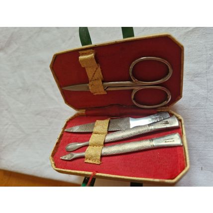 Vintage 1950's Travel Manicure Set