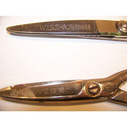 LOT OF VINTAGE SCISSORS PINKING SHEARS WISS RICHARDS OF SHEFFIELD ENGLAND