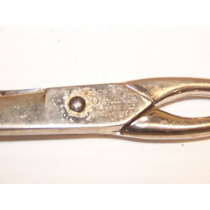 LOT OF VINTAGE SCISSORS PINKING SHEARS WISS RICHARDS OF SHEFFIELD ENGLAND