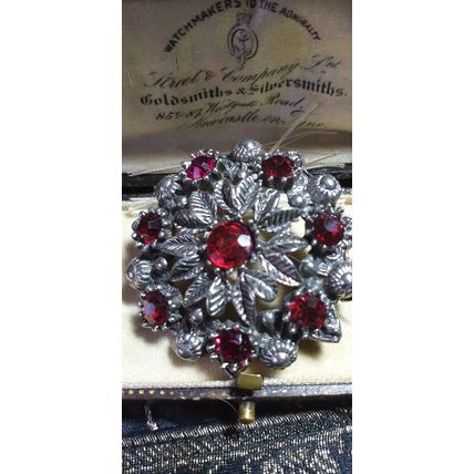 VINTAGE 1970-s Large Pewter Silvertone & Red Rhinestone Floral Cluster BROOCH.