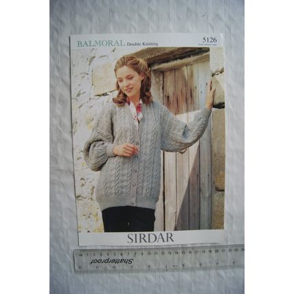 Vintage: Sirdar 5126 jacket, DK, 38-48.5 inch, 97-123 cm