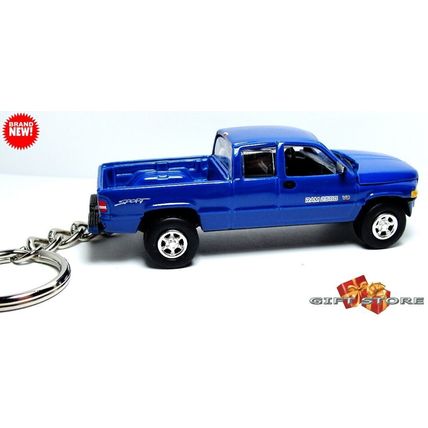 RARE KEYCHAIN BLUE DODGE RAM 1500/2500 CLUB CAB TRUCK CUSTOM Ltd GREAT GIFT