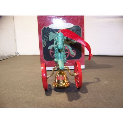 Hallmark Santa Claus Turn of the Century Parade Keepsake Ornament 1997 Diecast