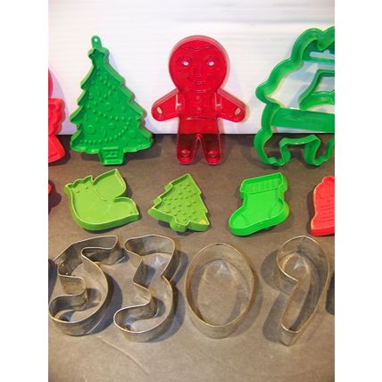 Vintage & Assorted Cookie Cutters Christmas Numbers