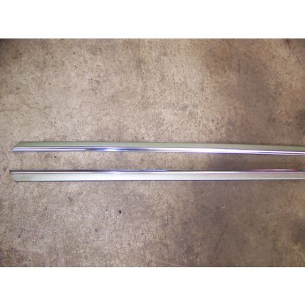 1969 CHRYSLER TOWN & COUNTRY BODY SIDE GLASS TOP TRIM OEM