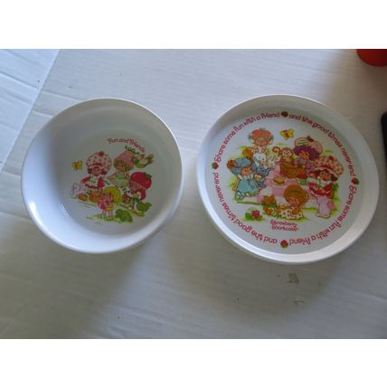 SiLite - Strawberry Shortcake - Melamine Bowls & Plates 3242, 3101 Vintage 1982