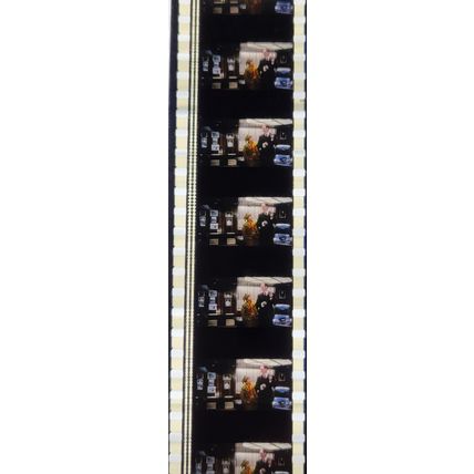 Pk GEB - S - MIX - E 0129y . 1 STRIP OF 5 - 35MM FILM CELLS. (Santa Claus movie)