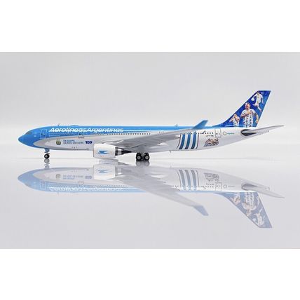 A330-200 ARGENTINA AEROLINEAS FOOTBALL REG: LV-FVH W/ATN-JC WINGS JCSA4019 1/400
