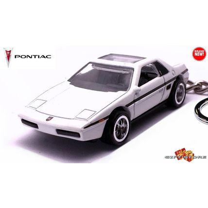 VERY RARE KEYCHAIN 84/88 WHITE PONTIAC FIERO 2M4 CUSTOM