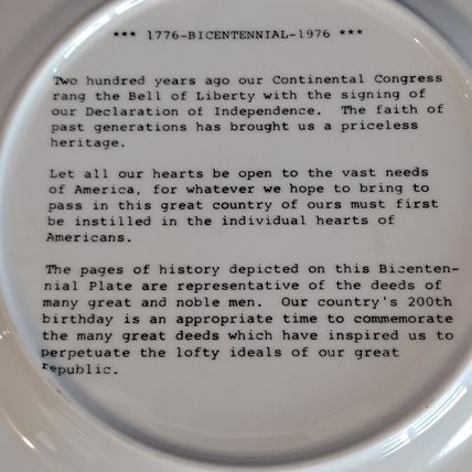 BICENTENNIAL Collectors PLATE 1776-1976 Liberty Bell In God We Trust USA Gold Tr