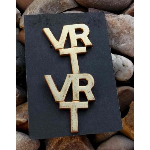 British RAF Volunteer Reserve Training VRT Brass Title Badges Pair - Original