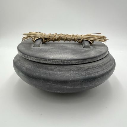 Anthropologie Mozu Trinket Dish Large Black Matte Ceramic Covered Vase