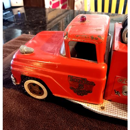 Old Vintage Press Steel 1959 Tonka # 5 Fire Truck 95% Complete Great Condition