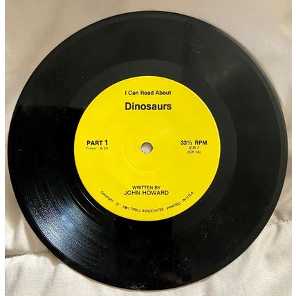 I Can Read About Dinosaurs 1981 - 7" 33 1/3 RPM Record Written by John Howard