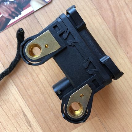 Land Rover LR039907 LR2 Stability Control Module YAW Rate Sensor