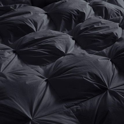 Luxurious Goose down Feather Fiber Comforter, Exquisite Pinch Pleat Design, Blac