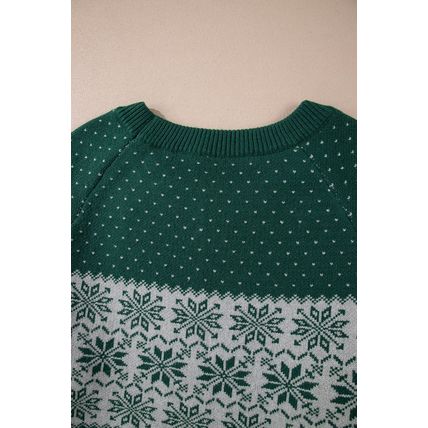 Green Christmas Snowflake Pattern Drop Shoulder Plus Size Sweater