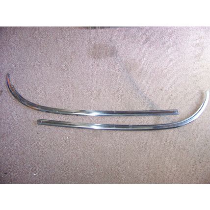 1967 CHRYSLER NEWPORT 4D 4 DOOR HARDTOP LOWER FRONT WINDOW TRIM OEM