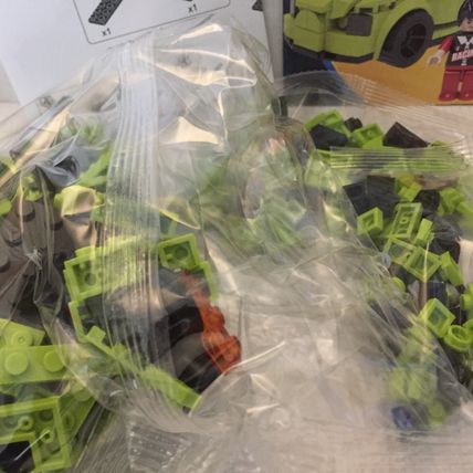 NEW Make it Blocks Green Racing Car - 214 pieces (out of box)