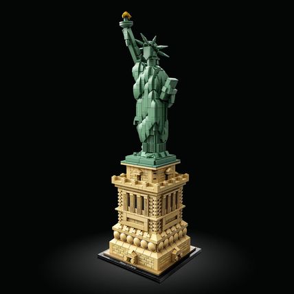 LEGO Architecture Statue of Liberty 21042 Model Building Set - Collectible New Y
