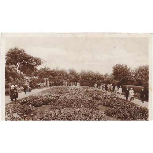 The Rose Gardens,Scarborough Yorkshire Postcard (Yks5239)