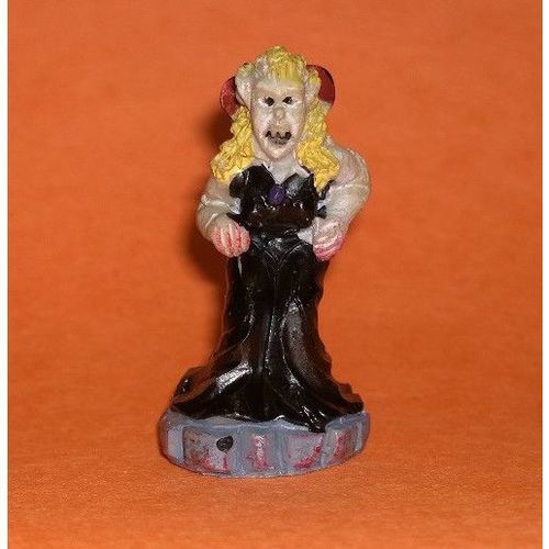 Tombstone Corners Polyresin Halloween Figurine Female Vampire