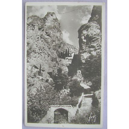 vintage postcard Moustiers, France - Chapel