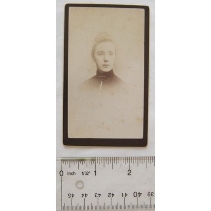 Carte-de-visite M. Le Tourneux, Salford - lady