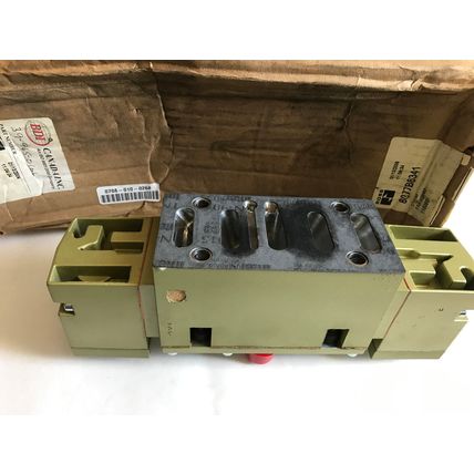 NEW ROSS 8077B6341 PNEUMATIC VALVE SAE 500, 115 VAC NIB NE2-1,110/50,ES
