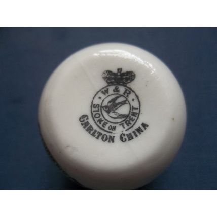 TAMWORTH COAT OF ARMS CARLTON CHINA CRESTED WARE SMALL ROUND VASE