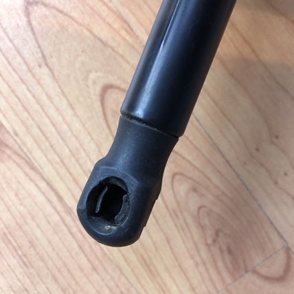 Volvo 30649516 Hood Lift Support OEM Quantity 1 S80 V70 XC70
