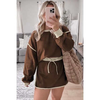 Coffee Color Contrast Loose Pullover and Lace-up Waist Skort Set