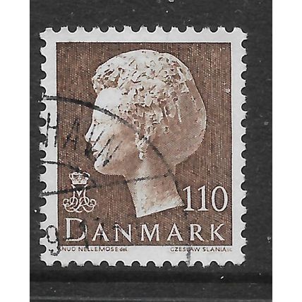 DENMARK 1974 QUEEN MARGRETHE 110 ORE BROWN SG 580c FINE USED#