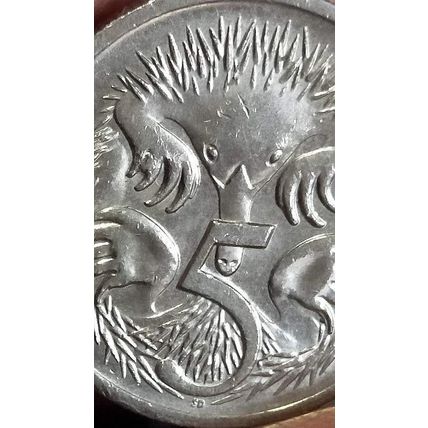 Australia 2001 5c Echidna ~ Die Chip/Cud on Front Claw - Circulated [1bb]