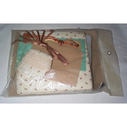 Veiled Quilting Pillow Kit - - Flying Fingers 1984 kit - - Factory Sealed