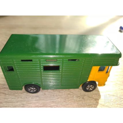 Matchbox No17 Horsebox Trucks & replica boxes