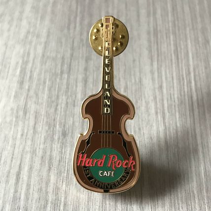 CLEVELAND 1st Anniversary 1999 Upright Base LE GUITAR Hard Rock Cafe PIN HRC