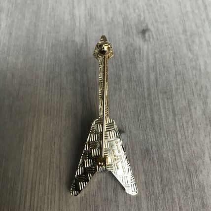 Hard Rock Hotel Cafe pin LAS VEGAS flying V Guitar Roulette Wheel Casino 1990s