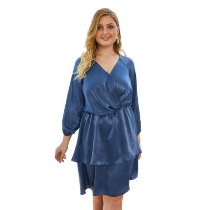 Women's Plus Size Solid V Neck Ruffled Hem Dress
