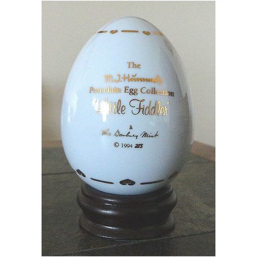Porcelain egg Little Fiddler 1994 M. I. Hummel Danbury Mint vintage collectible